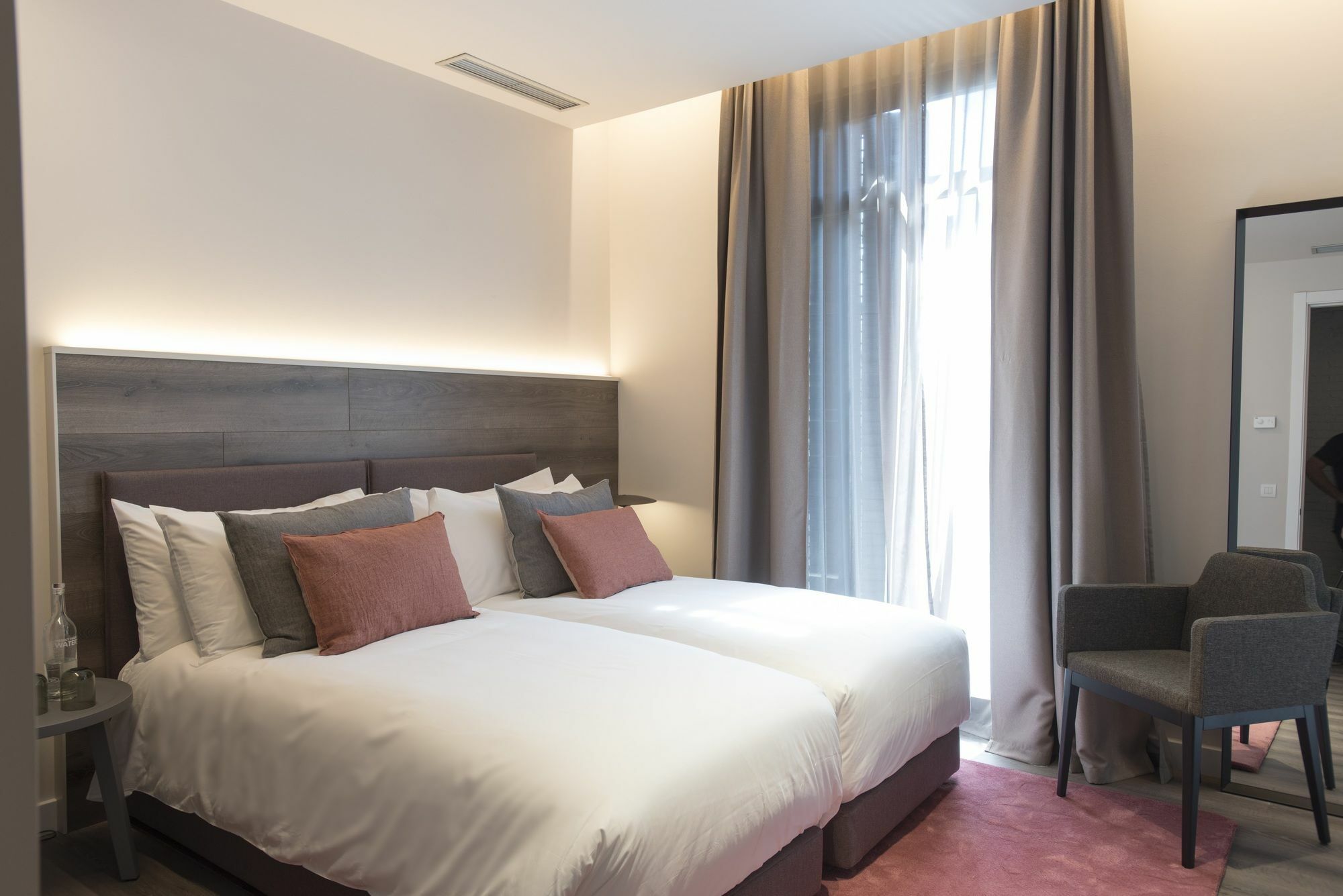 Casagrand Luxury Suites Барселона Экстерьер фото